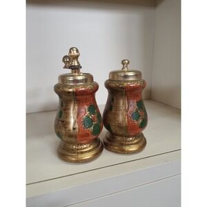 Vintage Italian Toleware Salt Pepper Shakers Hand-painted Pair Europe Decor Gold